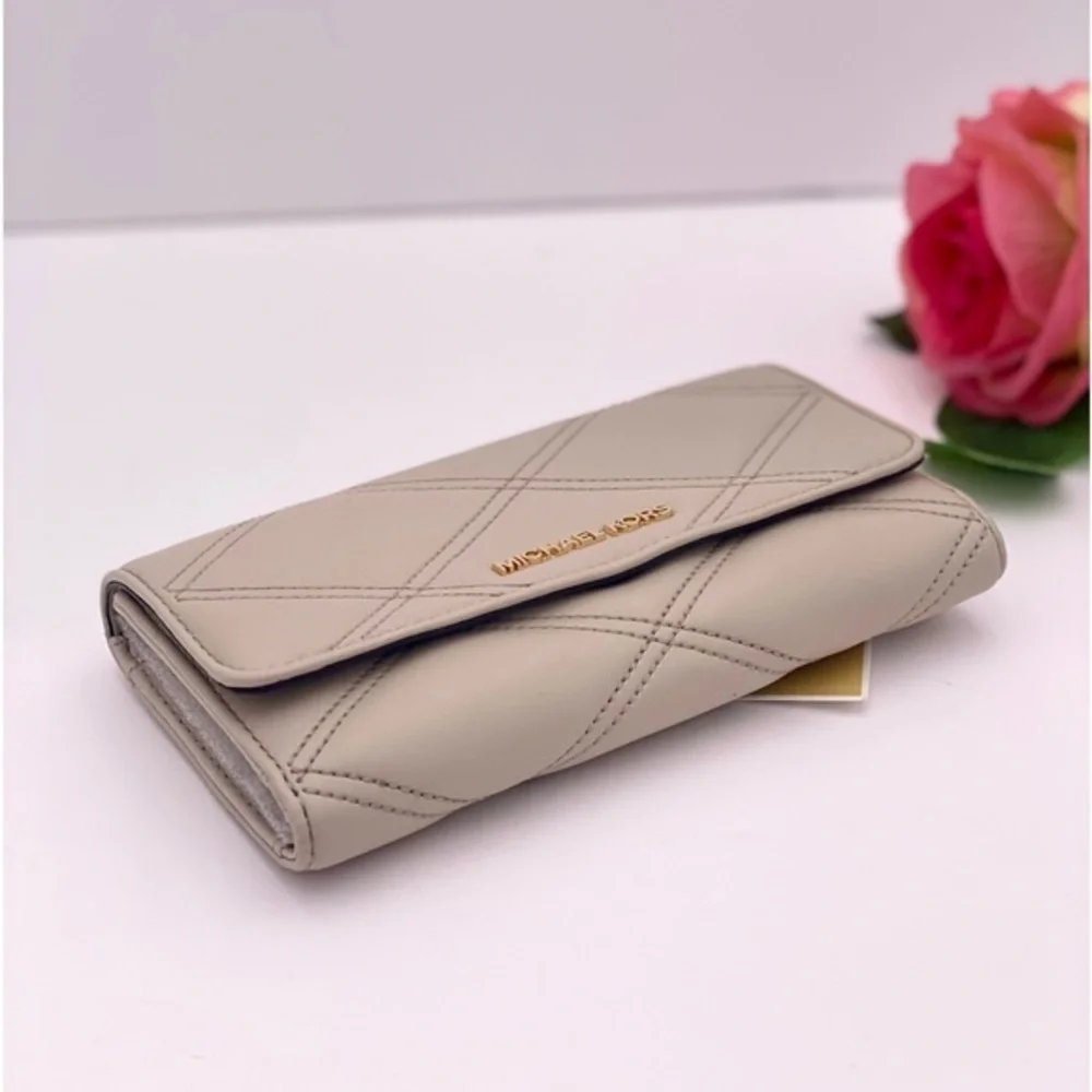 Michael Kors Large Trifold Wallet Light Sand - Picture 5 of 12